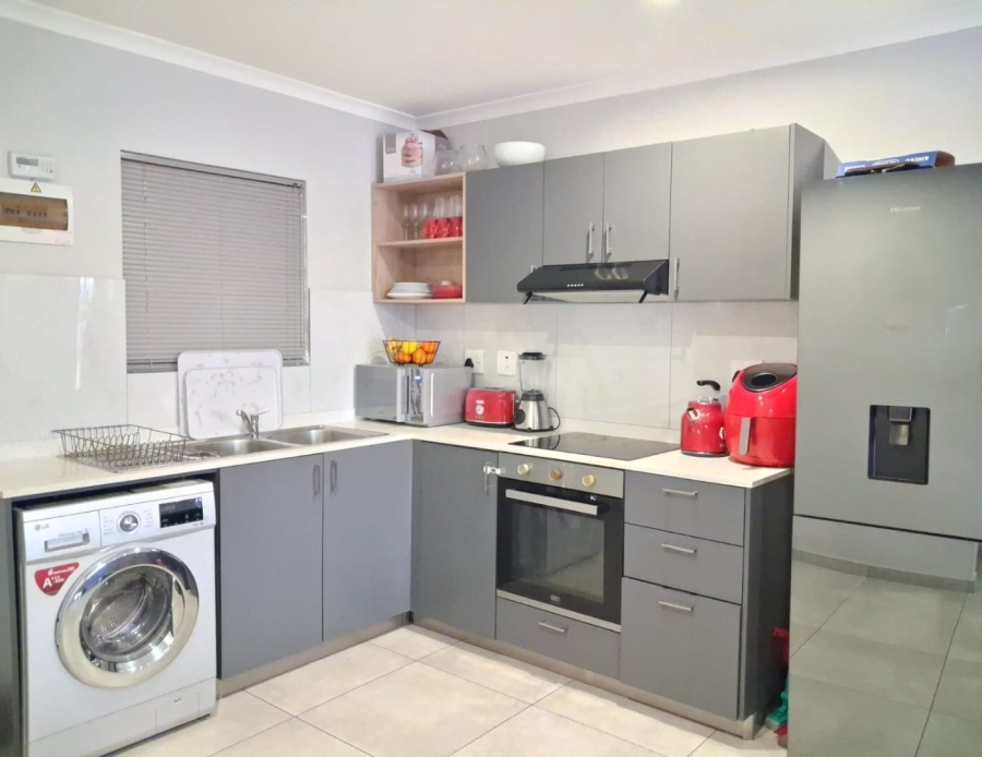 To Let 2 Bedroom Property for Rent in Parklands East Western Cape